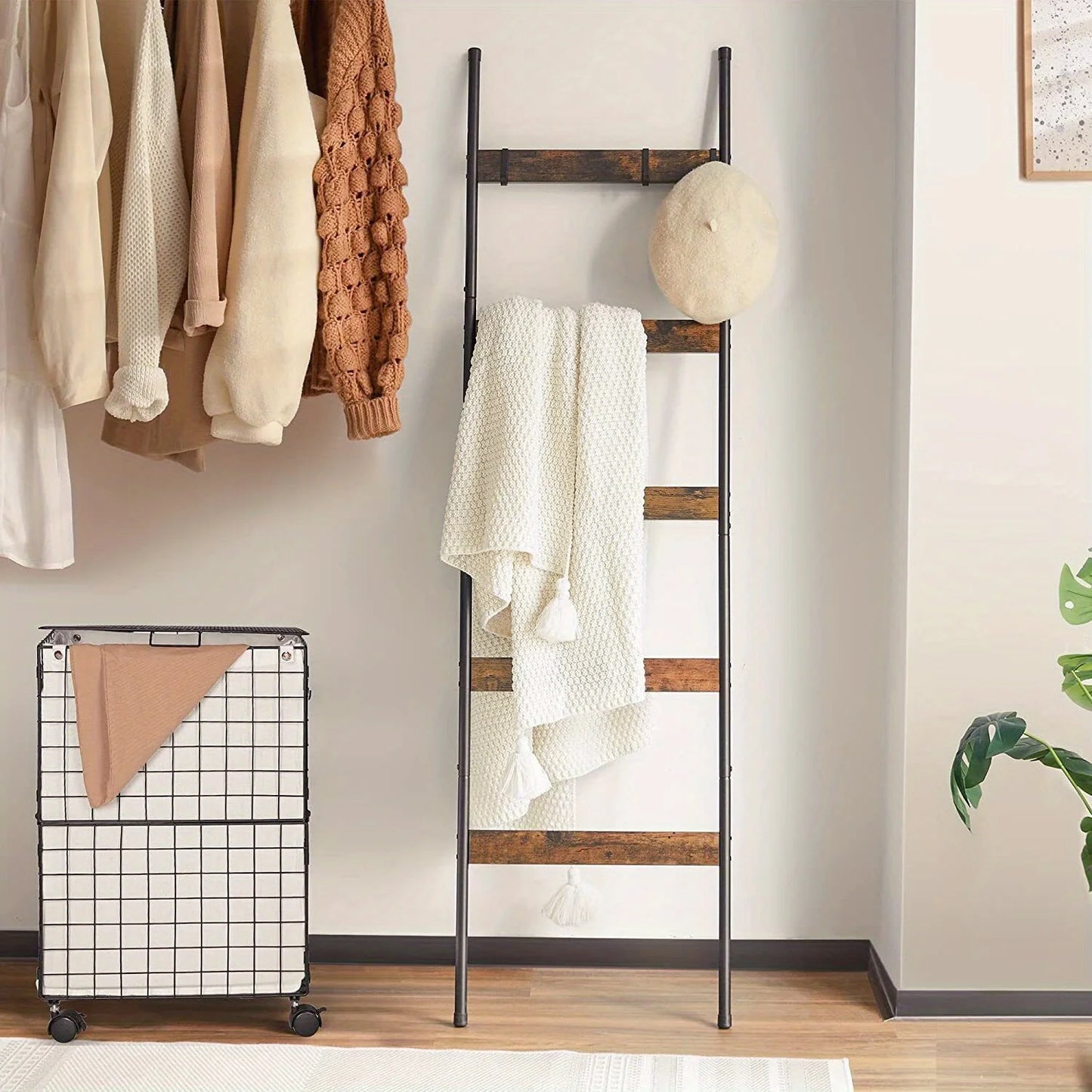 Blanket Ladder, a Five-Tier Blanket Storage Rack Equipped with 10 Detachable Hooks