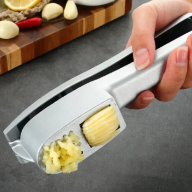Multifunctional 2-in-1 Garlic Press and Slicer - Zinc Alloy Manual Kitchen Tool and Accessory