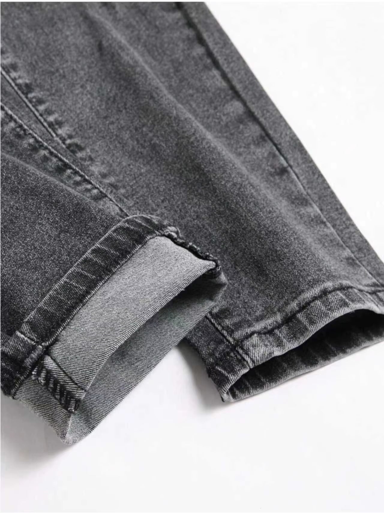 Loose Gray Men'S Jeans – Warm Enough for Autumn and Winter, Easily Handling Seasonal Temperature Changes, Versatile and Practica