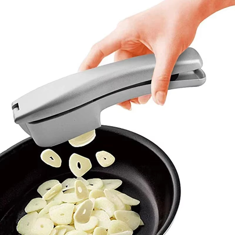 Multifunctional 2-in-1 Garlic Press and Slicer - Zinc Alloy Manual Kitchen Tool and Accessory