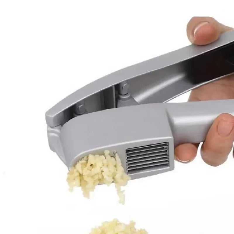Multifunctional 2-in-1 Garlic Press and Slicer - Zinc Alloy Manual Kitchen Tool and Accessory